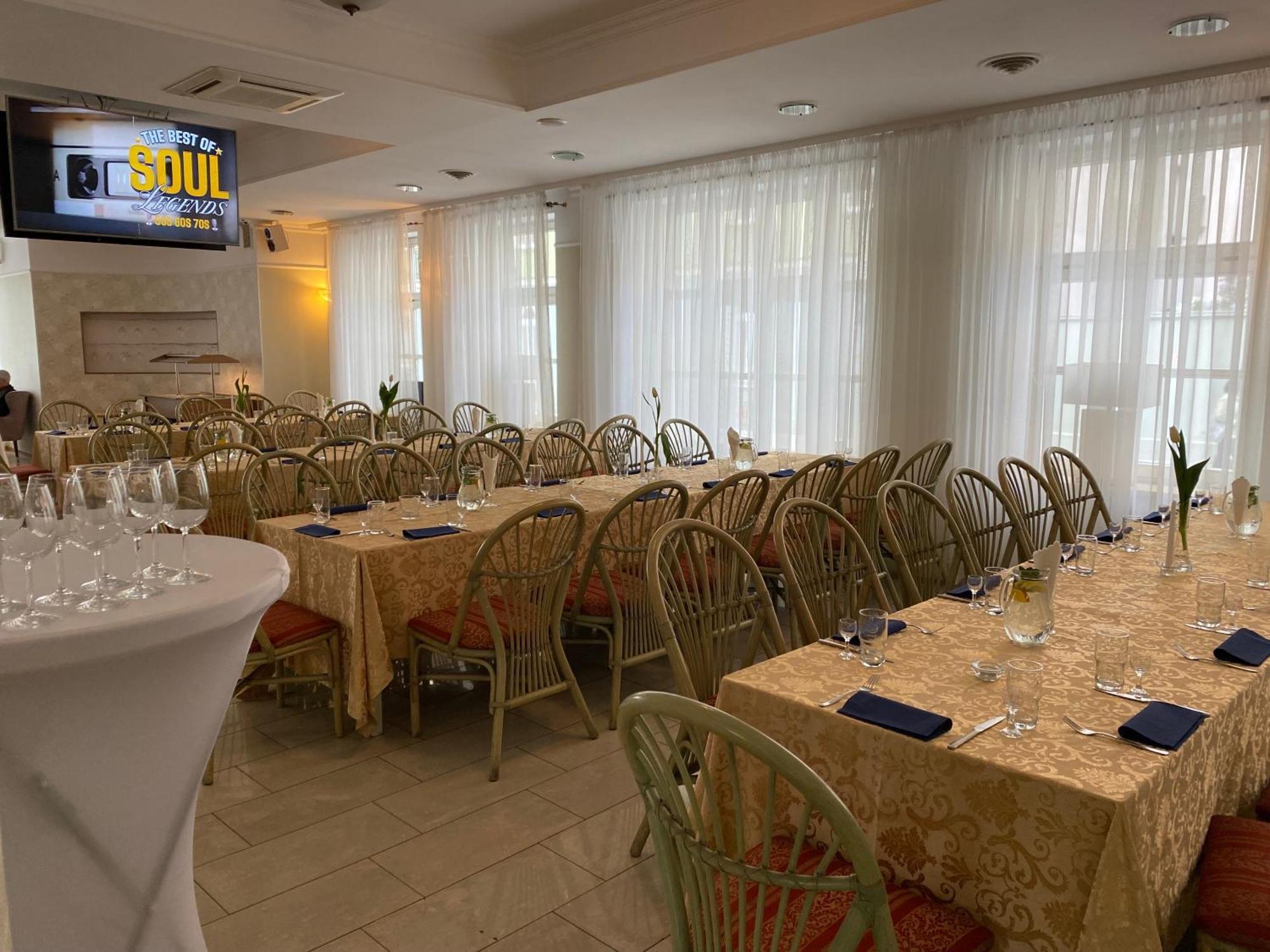 Hotel Calisia Калиш Экстерьер фото